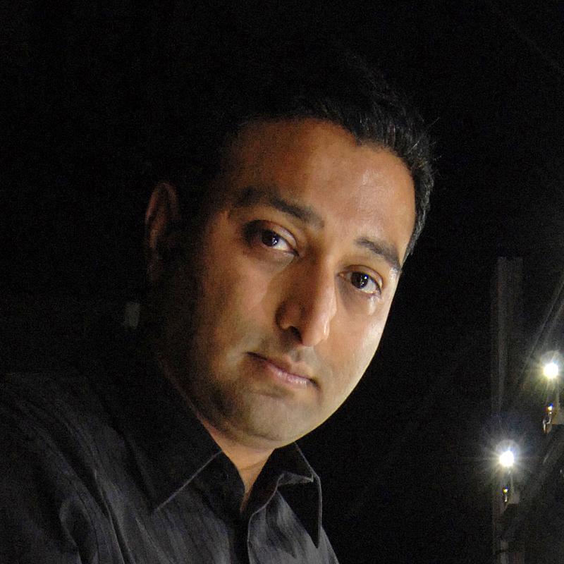 Portrait of Ramesh Raskar, Associate Professor at the MIT Media Lab.
